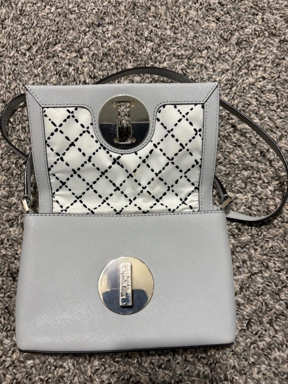 Kate Spade Light Gray Crossbody Shoulder Bag with Turn-Lock Closure - Picture 3 of 7